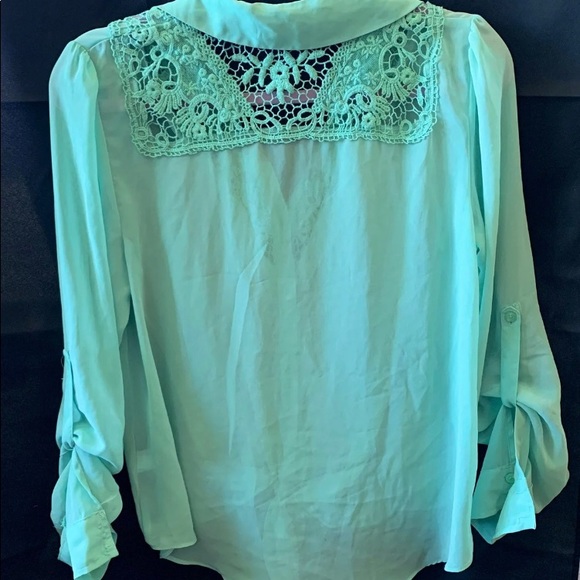 Pretty mint green light and airy button down top - Picture 3 of 6